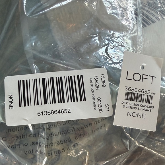 Loft Quilted Green Tote Bag - Picture 6 of 6